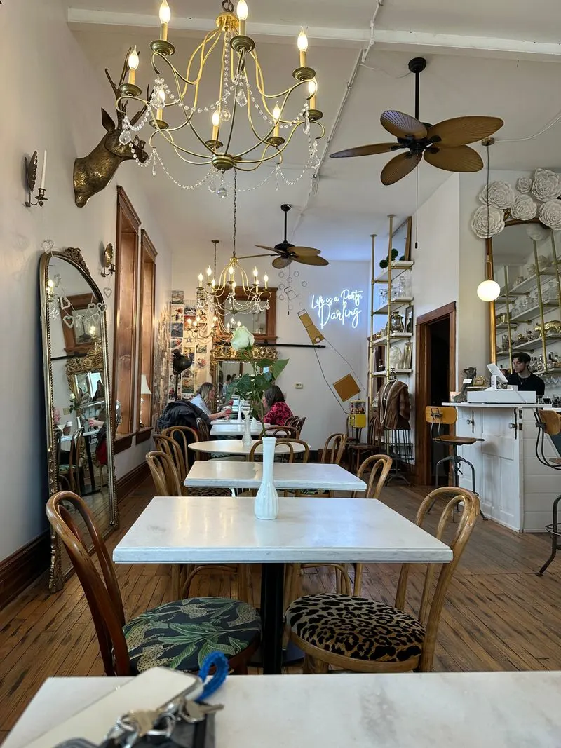 Juniper & Olive (Jewell, Iowa)