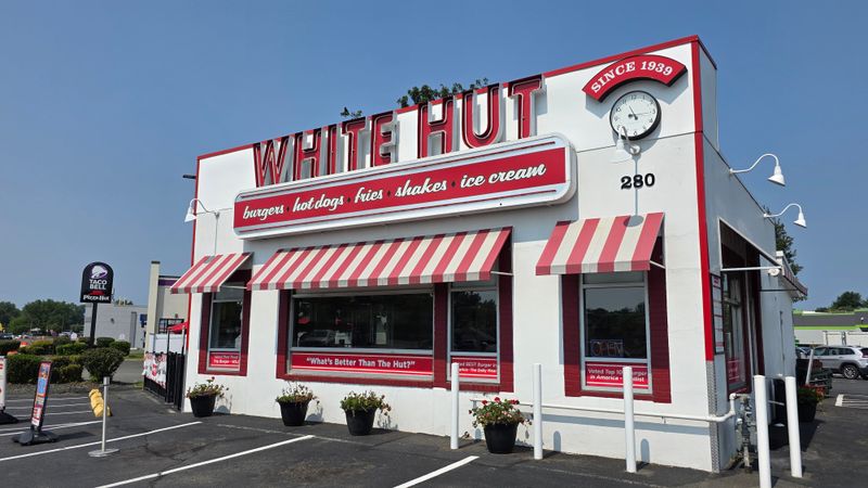 Massachusetts — White Hut (West Springfield)