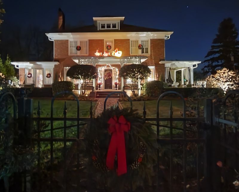 Belmont&rsquo;s Stowe Park & Downtown Belmont
