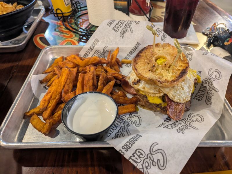 Sickies Garage Burgers & Brews (holiday buffet events), Fargo