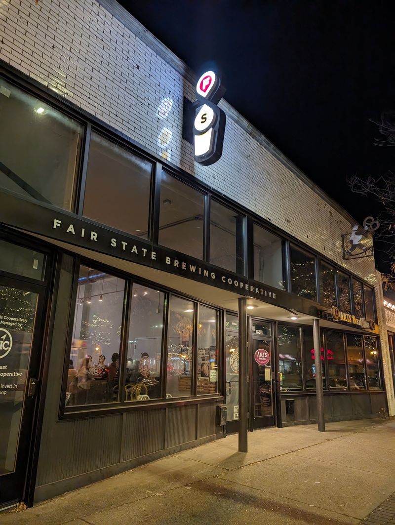 Minnesota – Aki’s BreadHaus (Minneapolis)