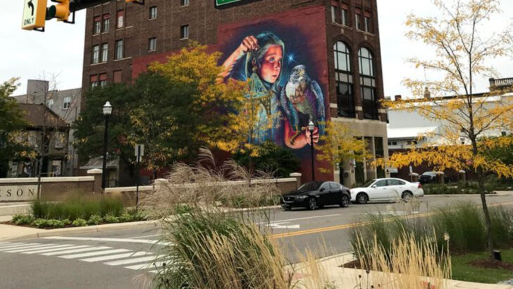 Michigan’s lively city outside Detroit offers a fun mix of local culture, neighborhood hangouts, and easy access to nearby lakes