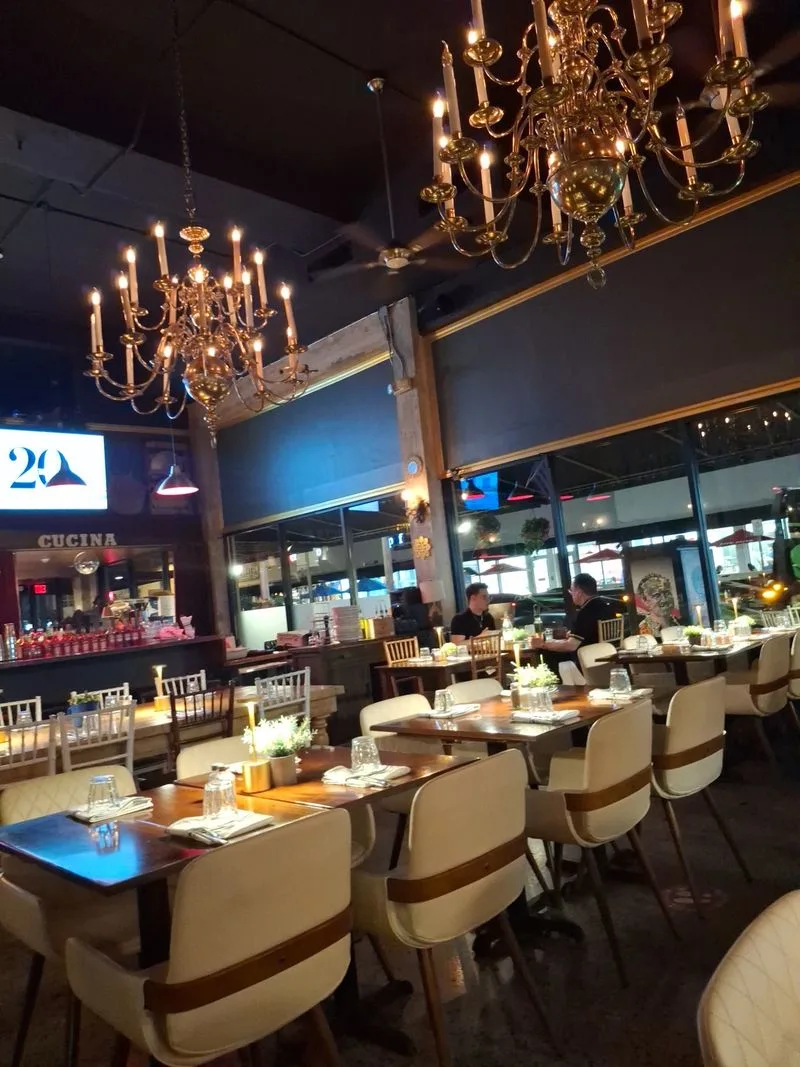 DI MAURO'S ITALIAN RESTAURANT, PIZZERIA, BAR & LOUNGE (Miami Beach)