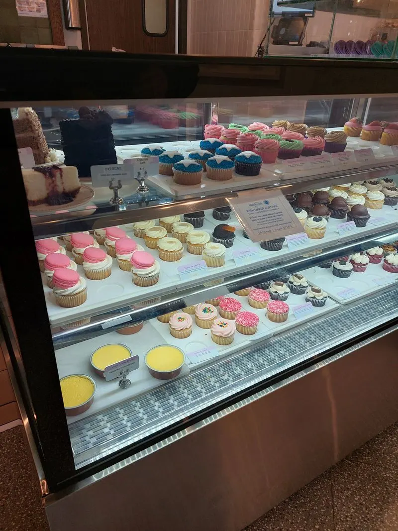 Cupcakes, Macarons, and Sweet Finishes