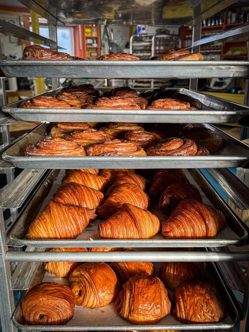 The croissant that changes plans