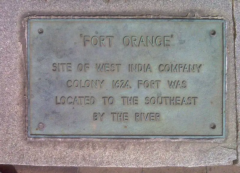 Dutch Fort Orange and the English renaming to Albany