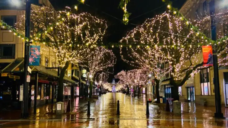 New England’s holiday route winds from Vermont to New Hampshire through quiet mountain towns glowing with old-fashioned traditions