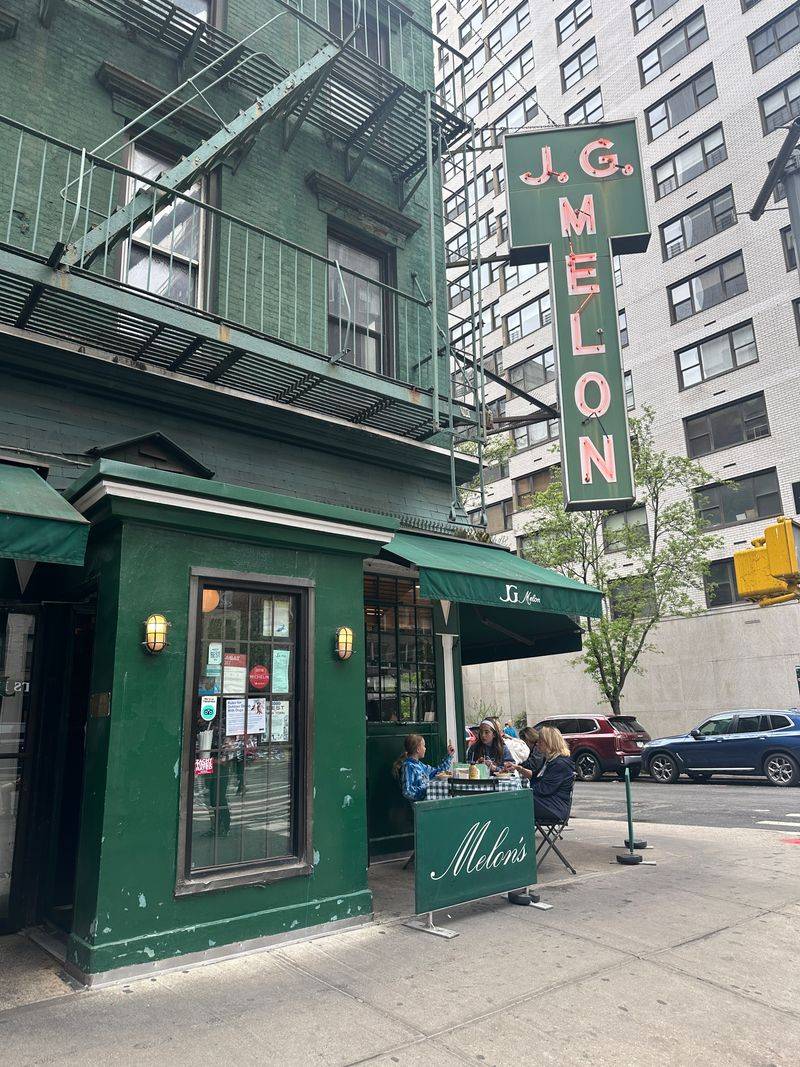 New York — J.G. Melon (NYC)