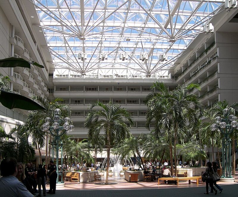 Orlando International Airport (MCO)