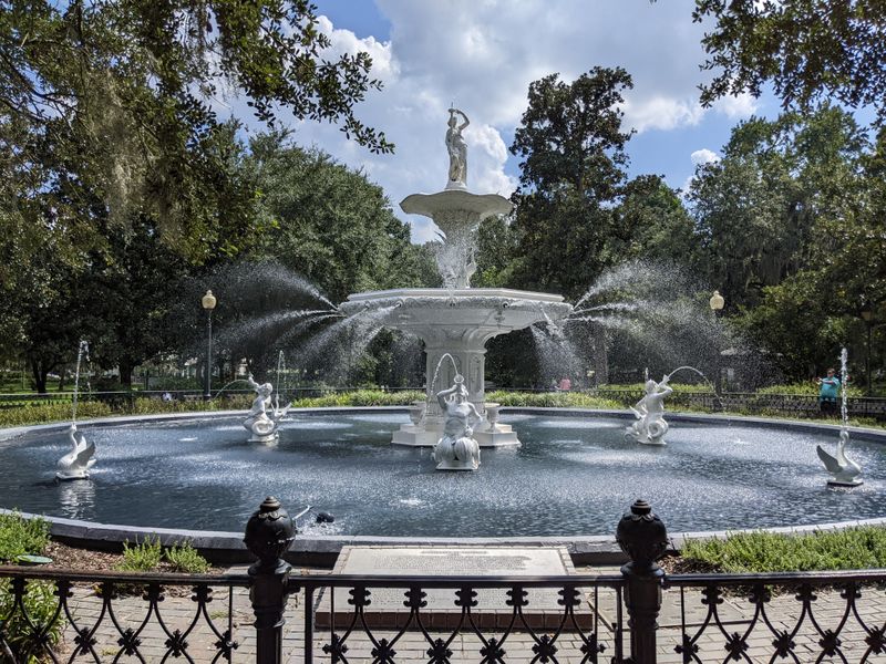 Savannah, Georgia – City squares countdown traditions