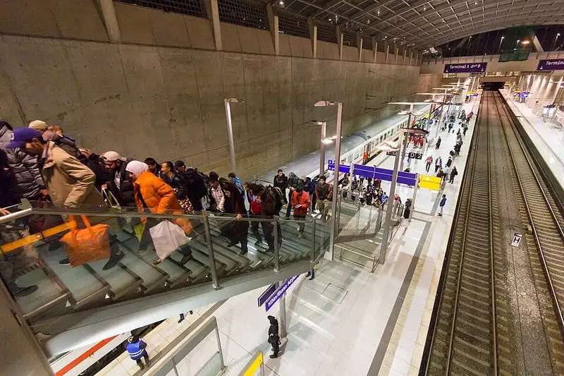 Confusing arrivals at major stations and airports