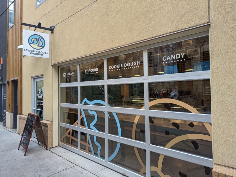 North Dakota &ndash; Scoop N Dough Candy Co (Fargo)