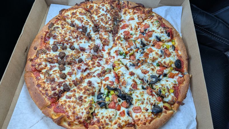 Ohio &mdash; Cozzeria Pizzeria