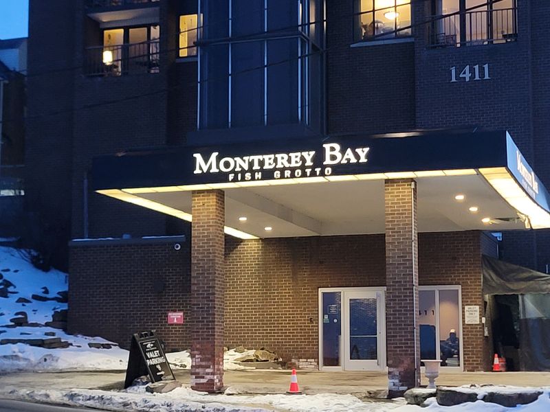 Pennsylvania &ndash; Monterey Bay Fish Grotto (Pittsburgh)