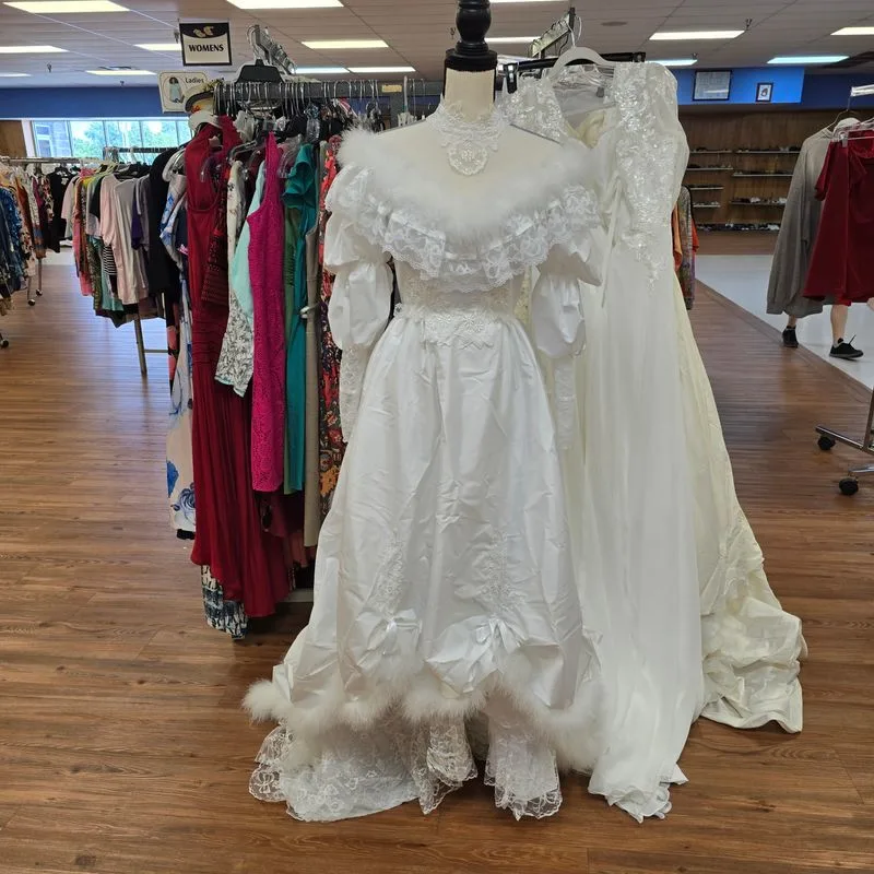 Helping Hands Thrift Store, Bentonville