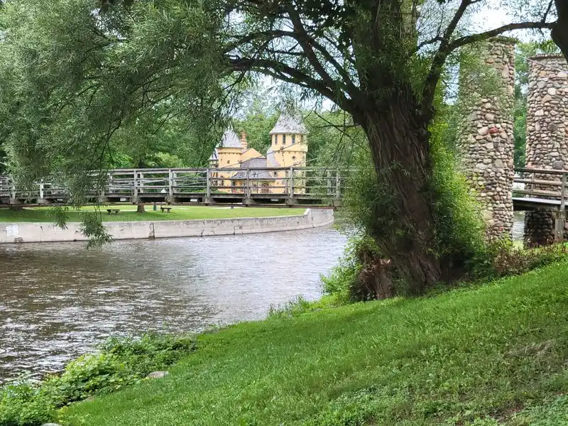 Practical tips and nearby extras