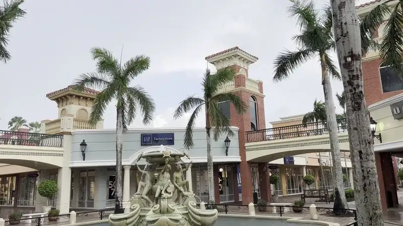Miromar Outlets, Estero