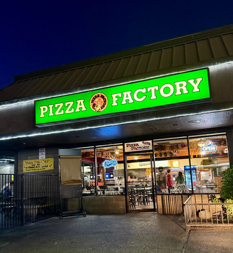 Pizza Factory &mdash; Oakhurst, CA (Near Yosemite)