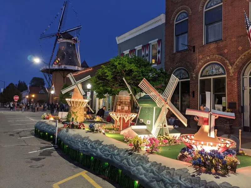 Holiday Markets & Artisan Shopping