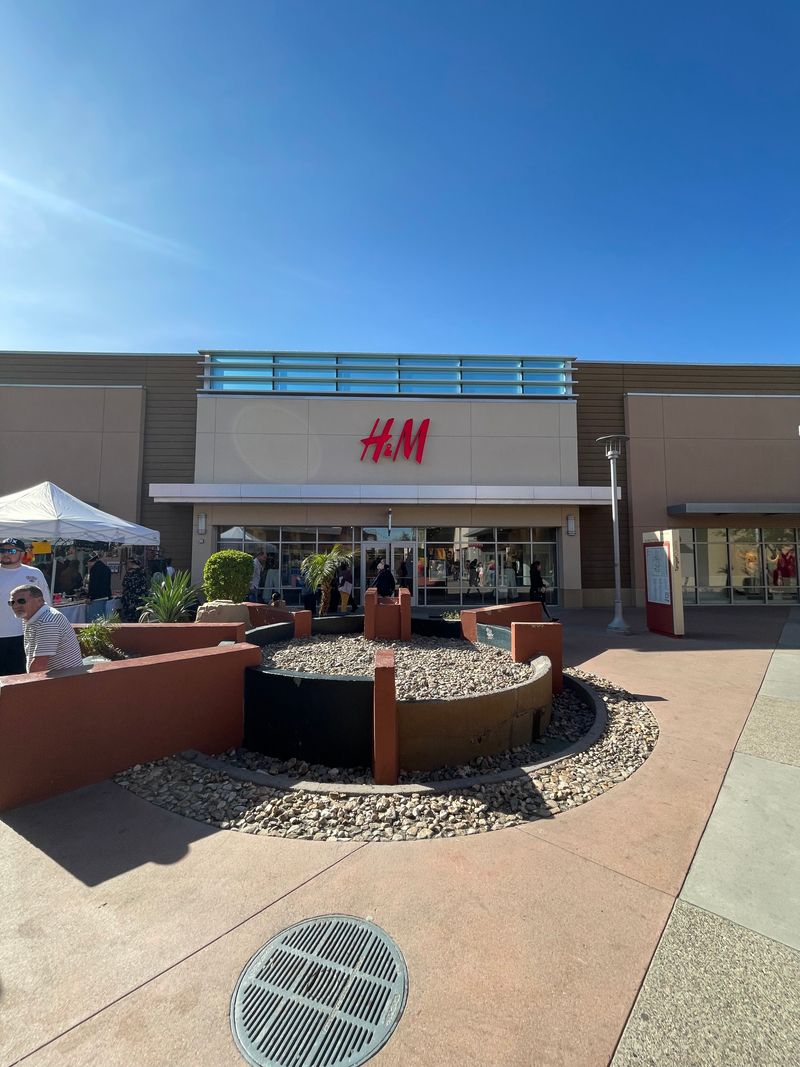 Tanger Outlets Phoenix &ndash; Glendale, AZ