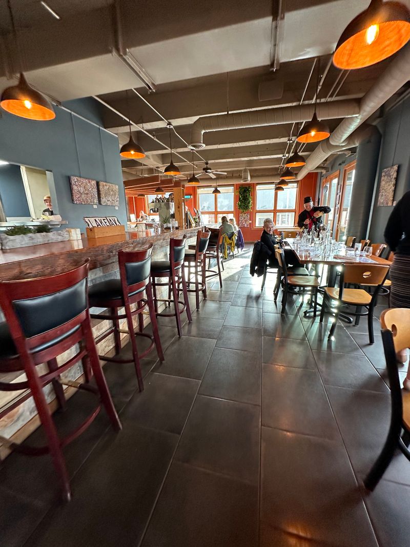 Lake Avenue Restaurant & Bar