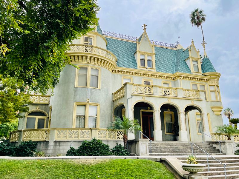 Kimberly Crest House & Gardens