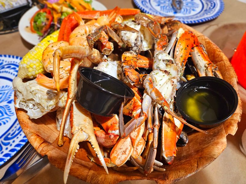 Blue Claw Crab Eatery, Burlington