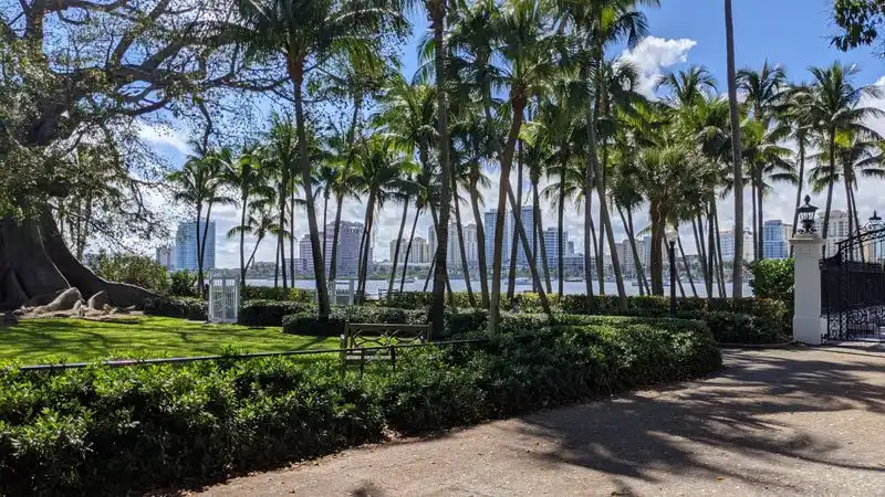 Palm Beach Grandeur and Coastal Estates