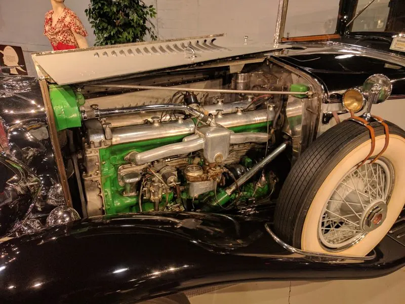 Engines and tech: learning from cutaways and placards