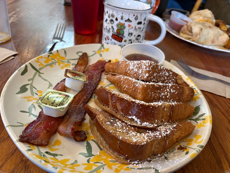 Toasted Owl Caf&eacute;, Flagstaff