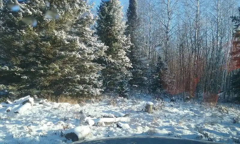 Four-Season Beauty Without Tourist-City Prices