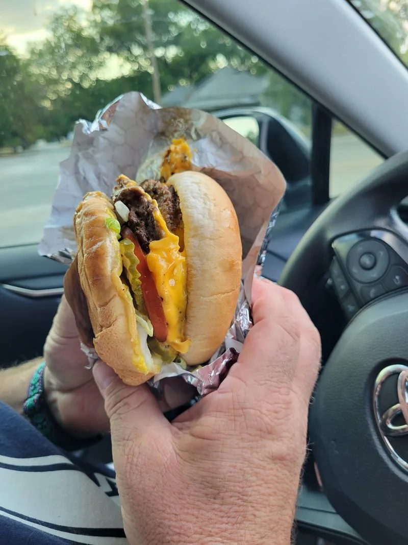 Doc's Drive-In - De Leon