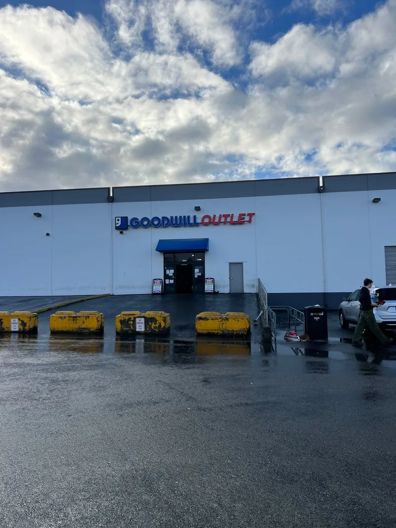 Tacoma Goodwill Outlet