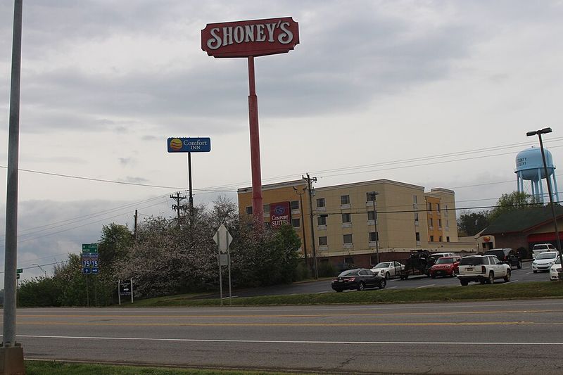 Shoney's Inn
