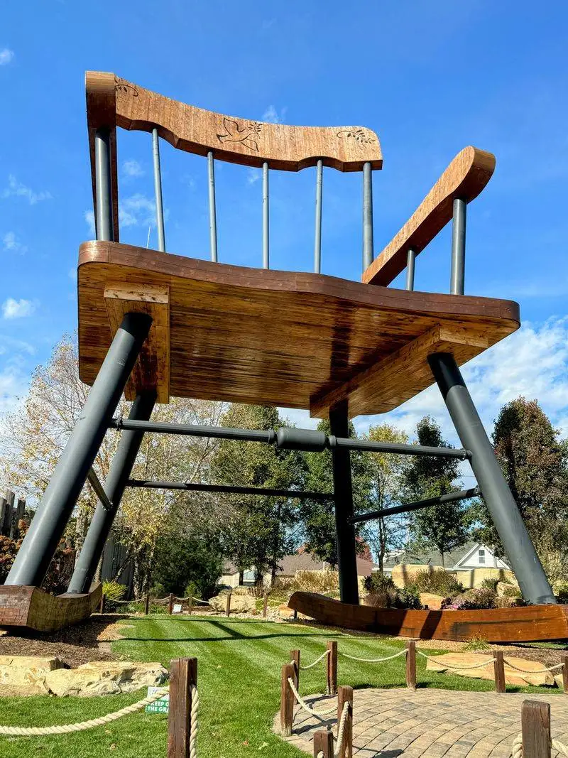 World's Largest Rocking Chair - Casey