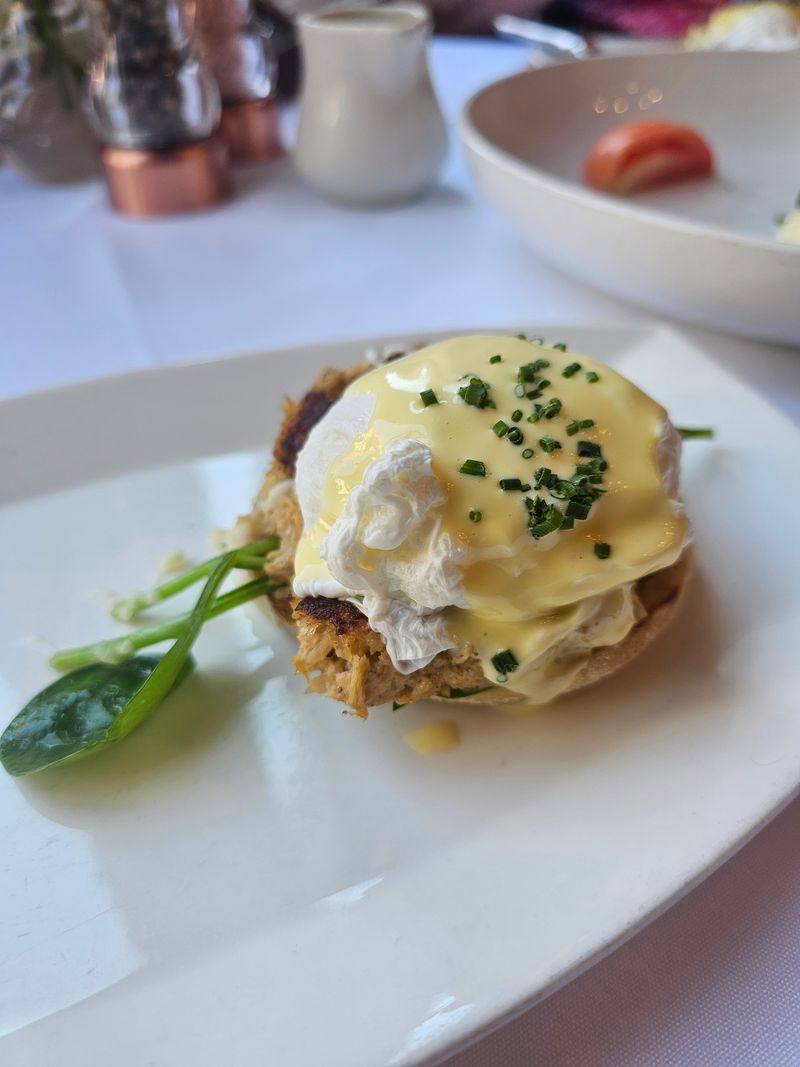 High Cotton – Live Music & Warm Atmosphere