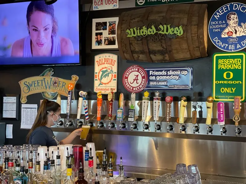 Mike&rsquo;s &ldquo;Hole in the Wall&rdquo; &mdash; Chattanooga