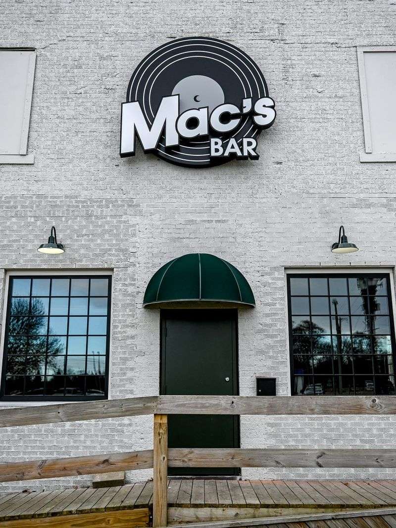 Mac’s Bar — Lansing