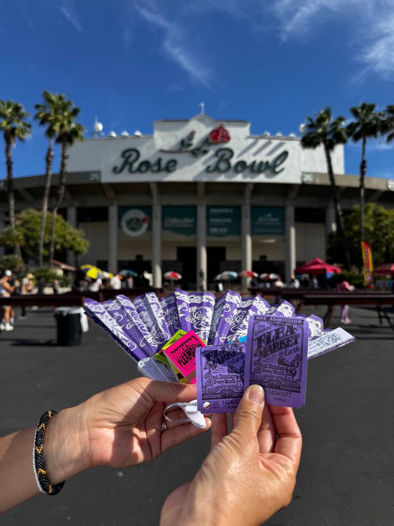 Budgeting and Payment: Cash, Cards, and Smart Splurges