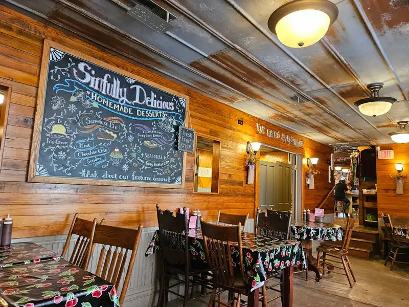 Atmosphere: Rustic, Cozy, Welcoming