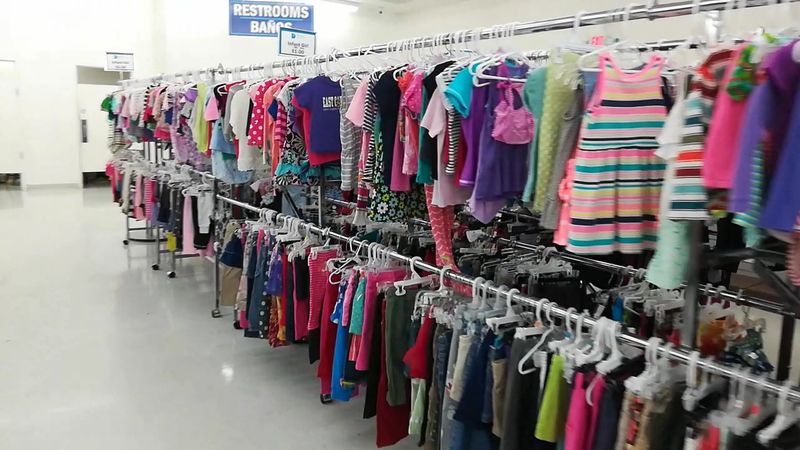 Clothing Racks: Quality Marks and Fit Checks