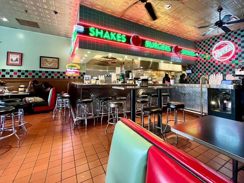 Tennessee — Dyer’s Burgers (Memphis)