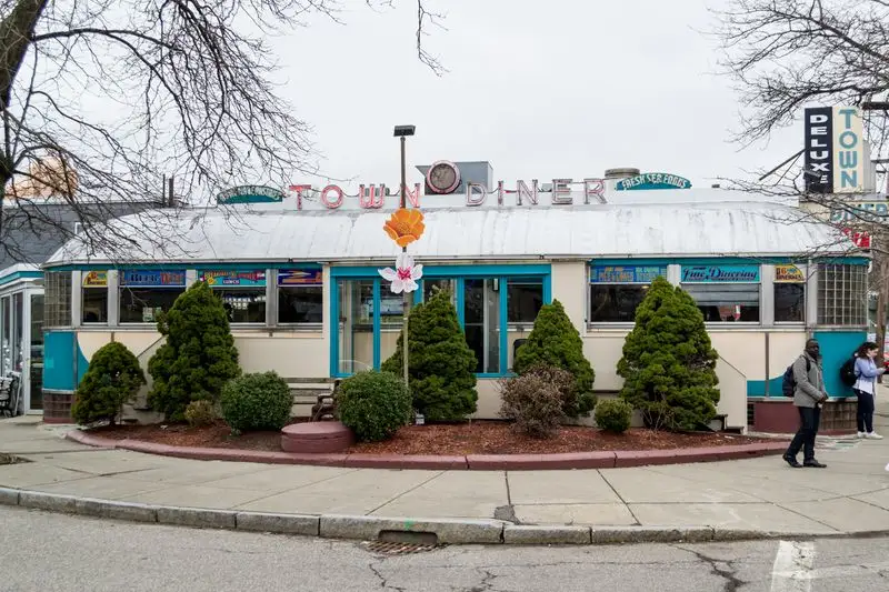 Deluxe Town Diner (Watertown)