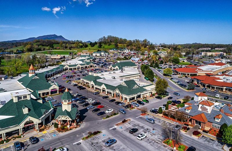 Family Friendly Flow: Parking, Strollers, and Snack Breaks