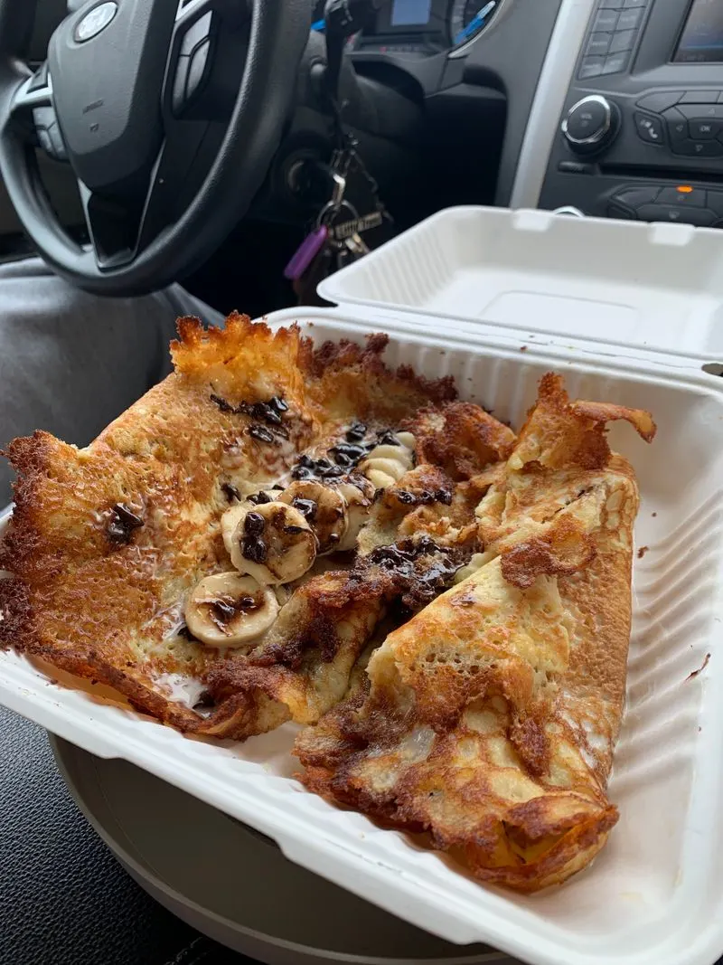 Banana Walnut Cr&ecirc;pe-Hotcakes