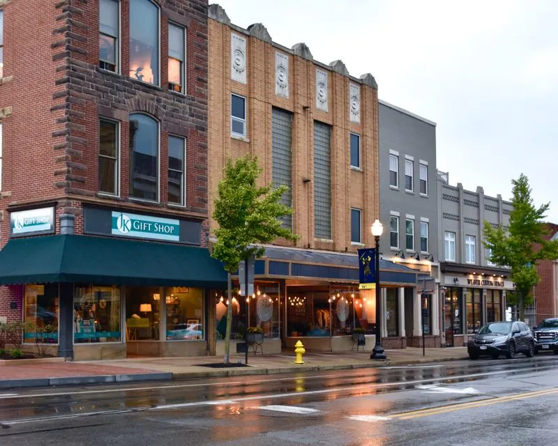 Brick Street Stroll On Liberty And Market
