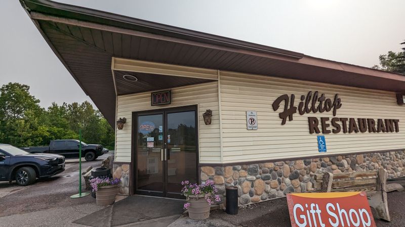 Hilltop Restaurant (L&rsquo;Anse)