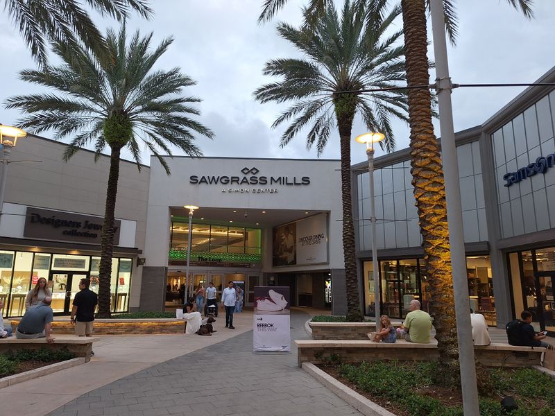 Safety, Hours, and Practical Info