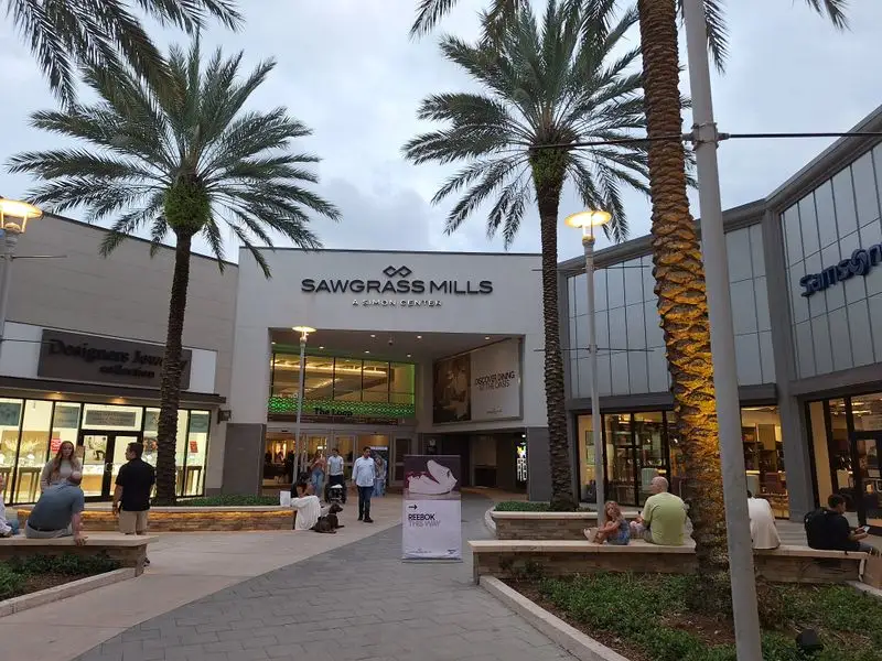 Safety, Hours, and Practical Info