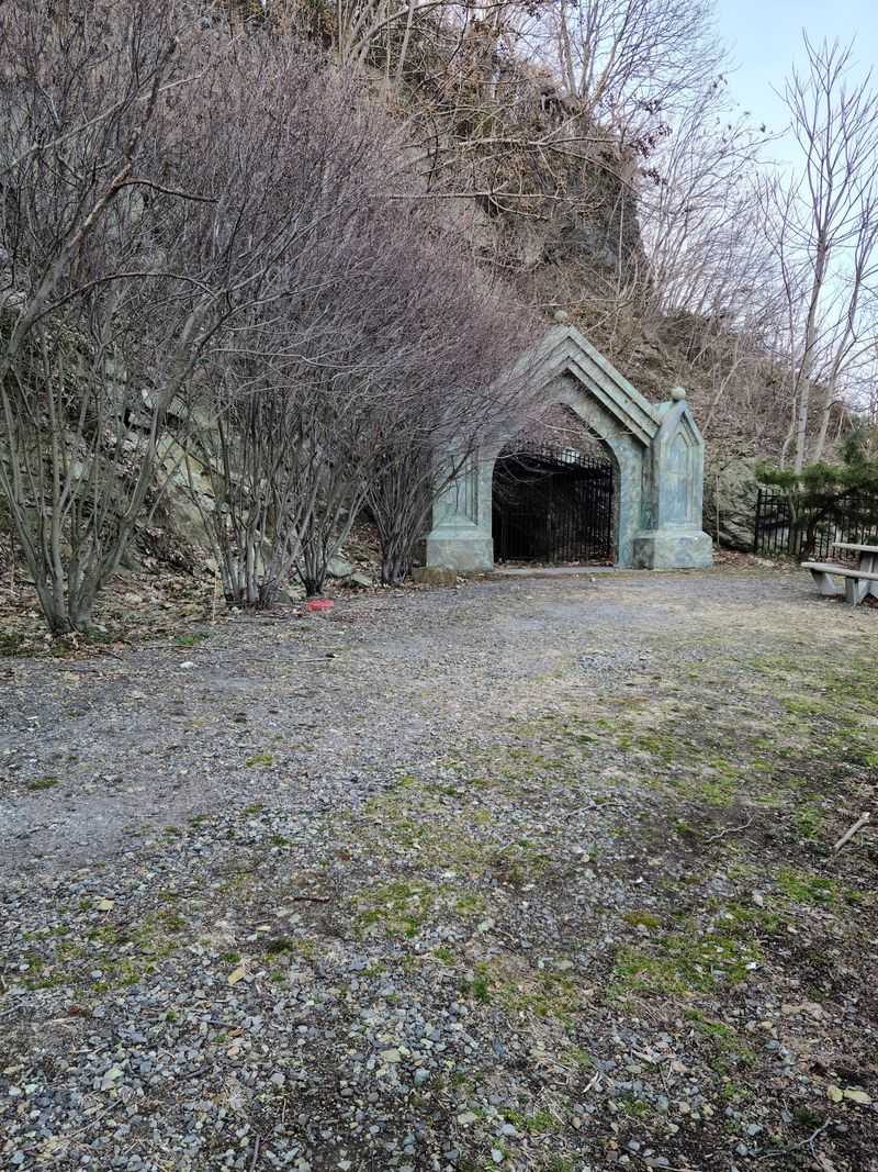 Sybil's Cave - Hoboken, NJ